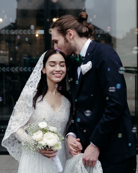 Samedi 13 décembre 2025, je retrouve S&P pour leur mariage civil à la mairie du 18ème arrondissement de Paris.