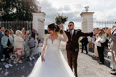 L'entrée des mariés au domaine