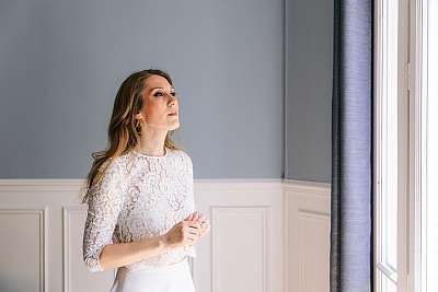 La mariée durant ses préparatifs